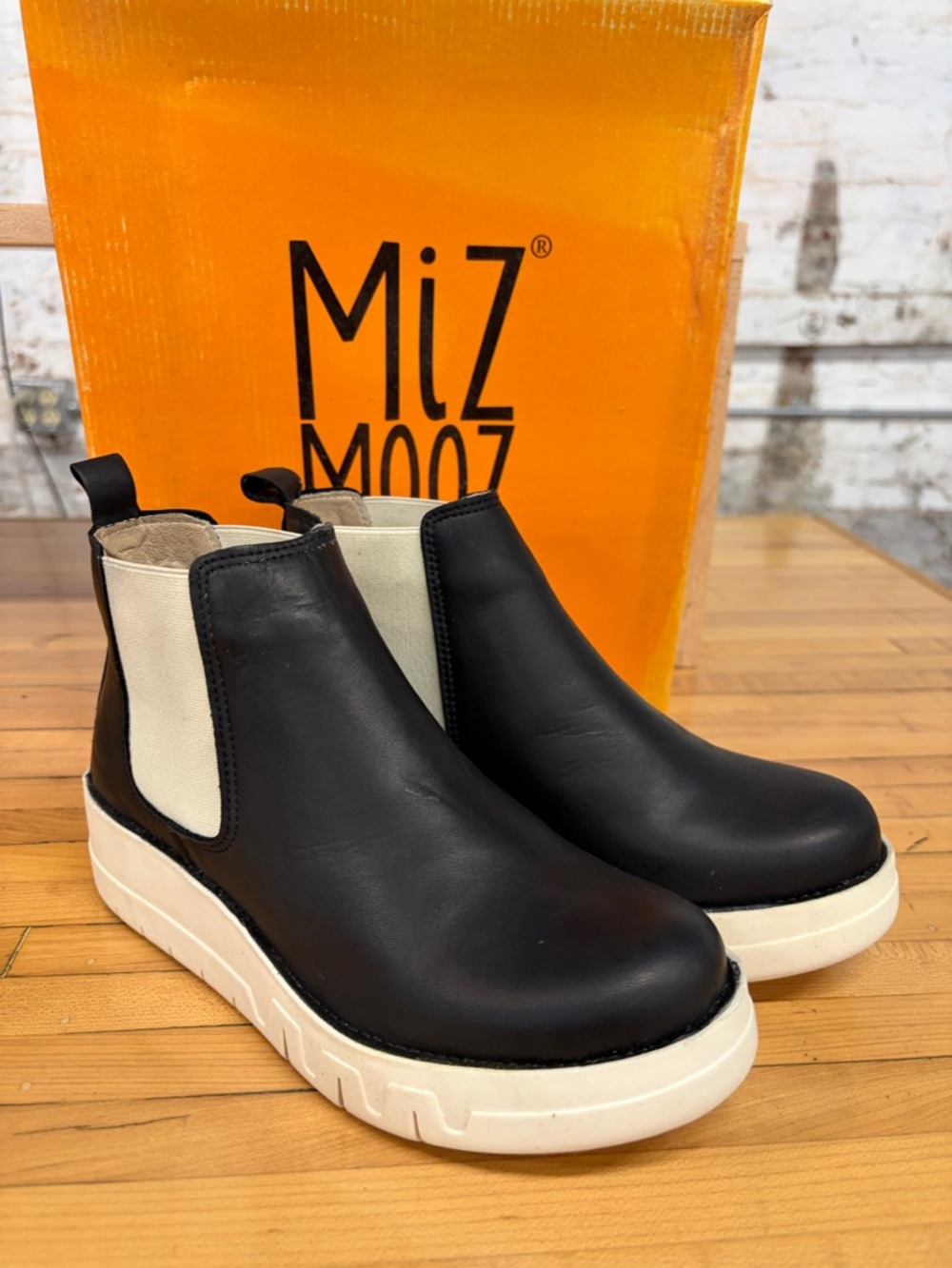 Miz Mooz Black and White Platform Chelsea Boot NIB NWT